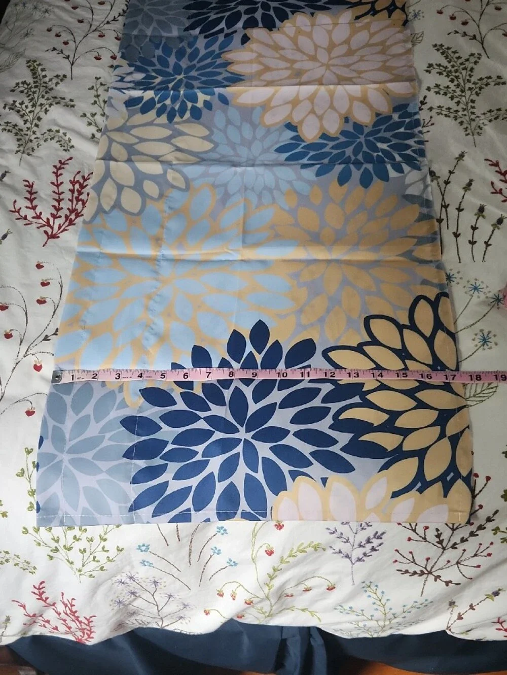 NWOT Blue, Yellow, And Cream Floral Valance Curtain